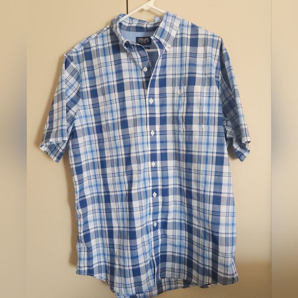 M32 Chaps Easy Care Plaid Short-Sleeve Button-Down Shirt in Blue and White
